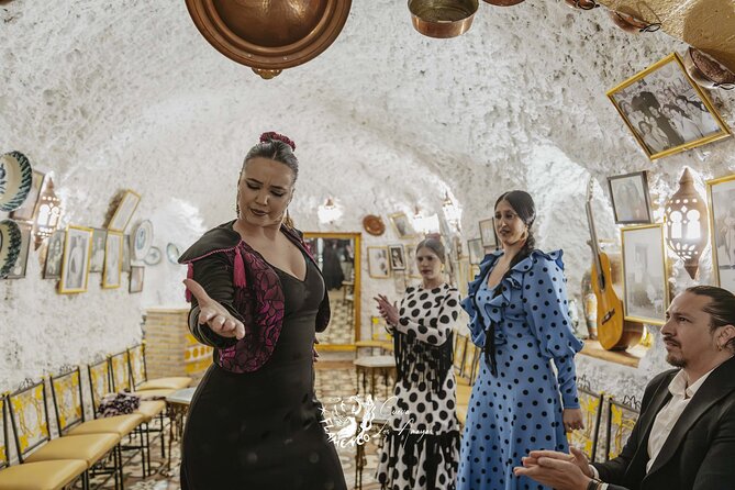 Flamenco show at Cueva Los Amayas, in Sacromonte - Flamenco Zambra in Cueva Los Amayas, Sacromonte
