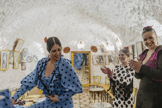 Flamenco show at Cueva Los Amayas, in Sacromonte - Meet the Performers: Guitar, Singing, and Multiple Dance Turns