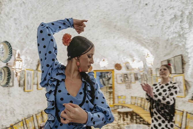 Flamenco show at Cueva Los Amayas, in Sacromonte - Comfort Notes: Heat, Tight Seating, and Tall-Body Reality