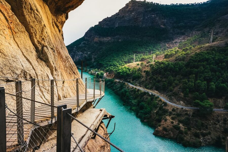 From Granada: Caminito Del Rey Day Trip - Meeting in Granada and the private-car drive to El Chorro