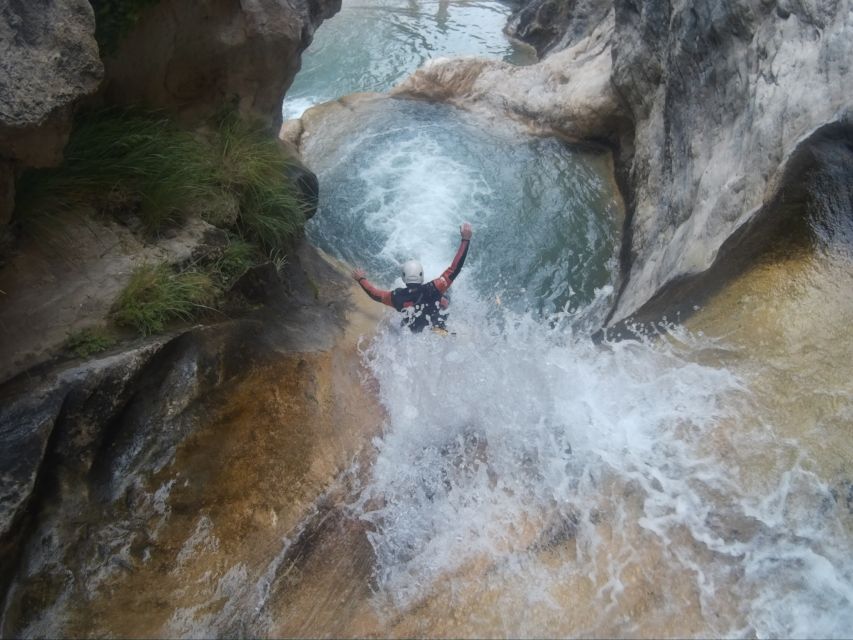 From Granada: Rio Verde Canyoning Tour - Safety briefing and gear: how the day is paced