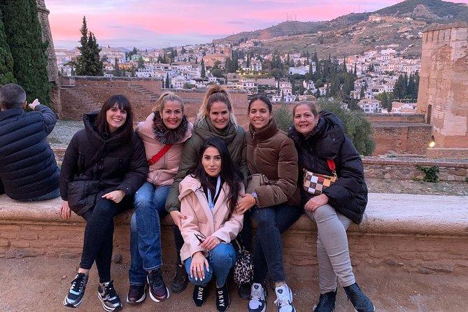 Full Alhambra tour with preferential access (SPANISH language) - Stop 2: Nasrid Palaces, where daily life meets power