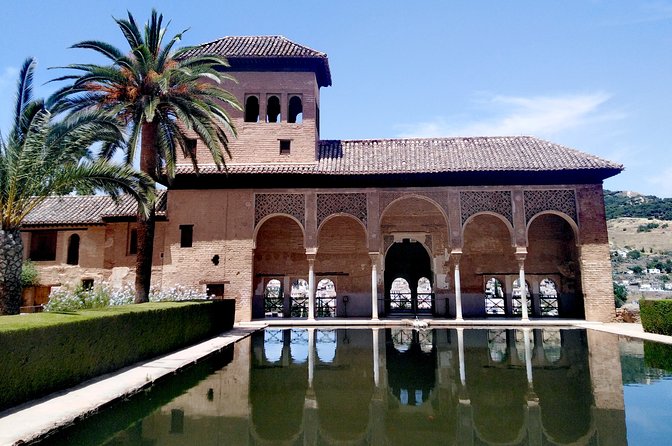 Going to Alhambra? 3 hrs Private Tour! Skip the long lines to visit the Alhambra - Who this tour is best for