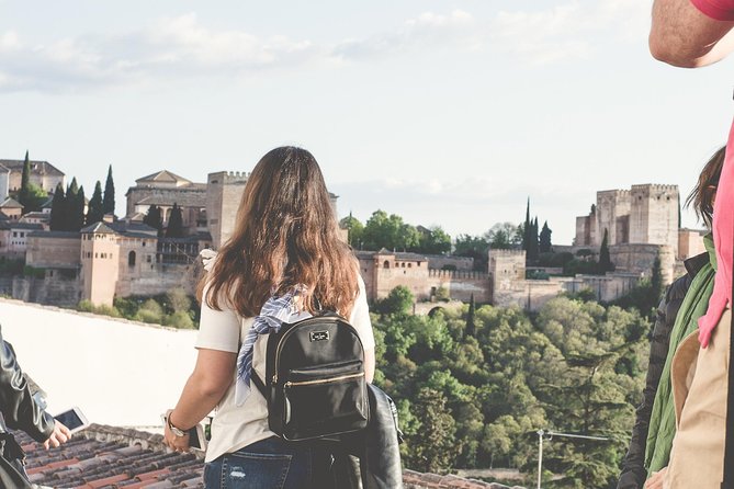 Golden Hour in Granada: Sunset Walking Tour with Play Granada - Mirador de San Nicolas: the Alhambra view you came for