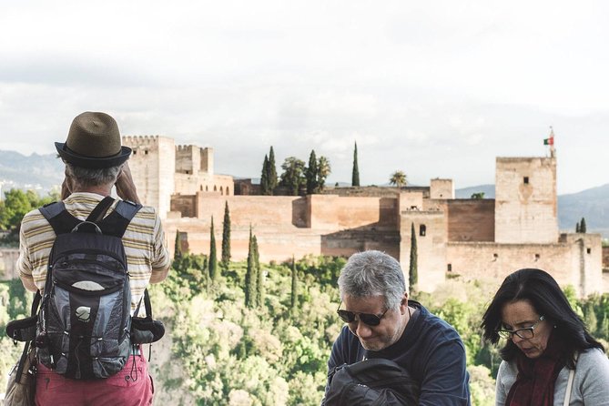 Golden Hour in Granada: Sunset Walking Tour with Play Granada - Paseo de los Tristes: end with a viewpoint walk toward the Alhambra