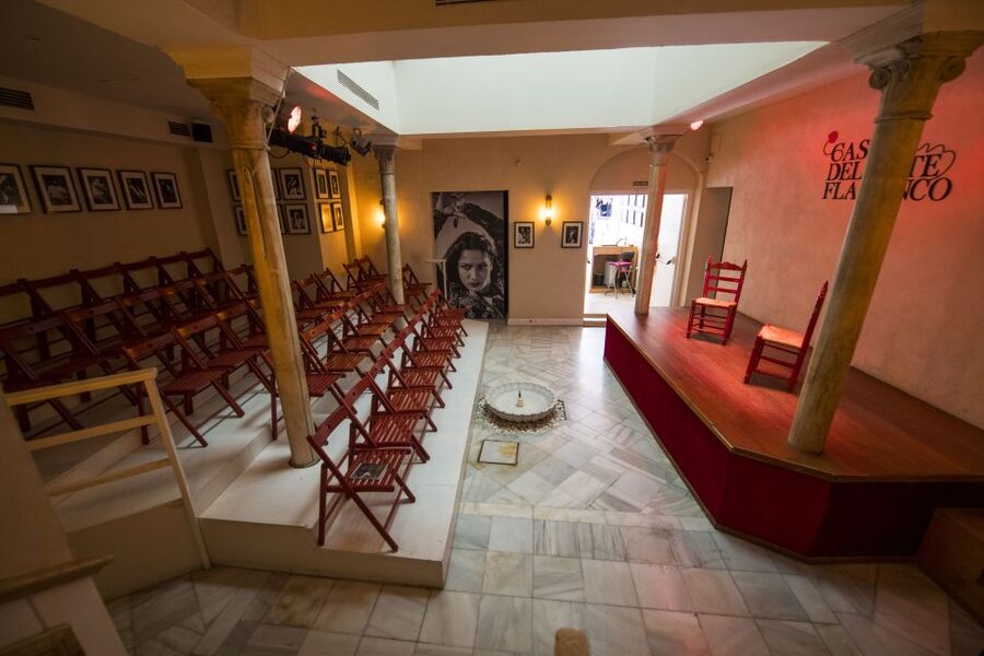 Granada: 1-Hour Traditional Flamenco Show - Why a Granada 1-hour flamenco show fits your schedule so well
