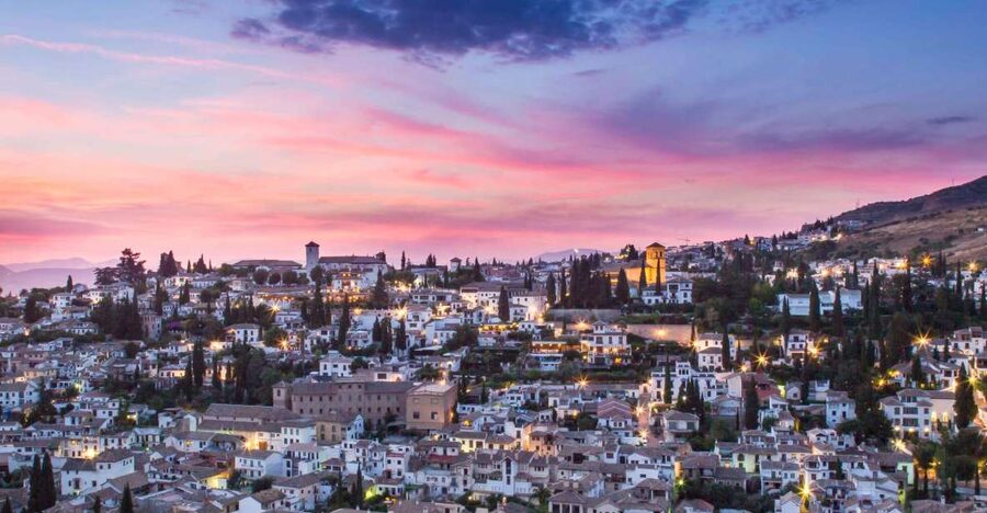 Granada: Albaicin and Sacromonte Evening Walking Tour - Key highlights before you go