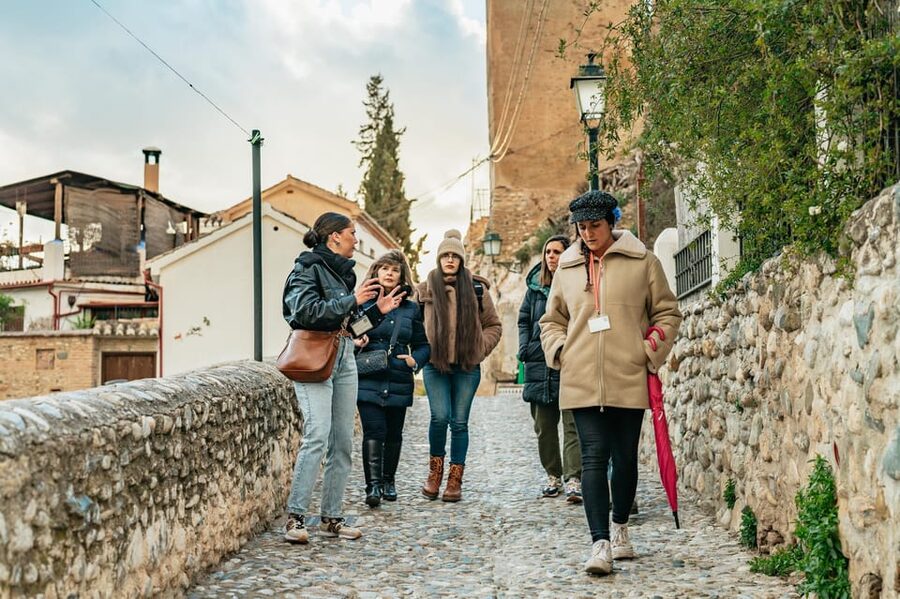 Granada: Albaicín and Sacromonte Guided Sunset Walking Tour - Key Highlights You’ll Feel on This Walk