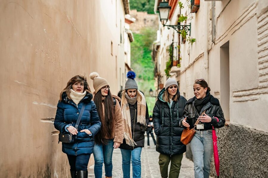 Granada: Albaicín and Sacromonte Guided Sunset Walking Tour - Who Should Book This, and Who Should Skip It