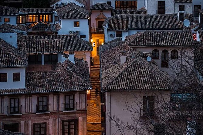 Granada: Albaicin and Sacromonte Private Tour - Plaza Nueva: your best first-person view of the city