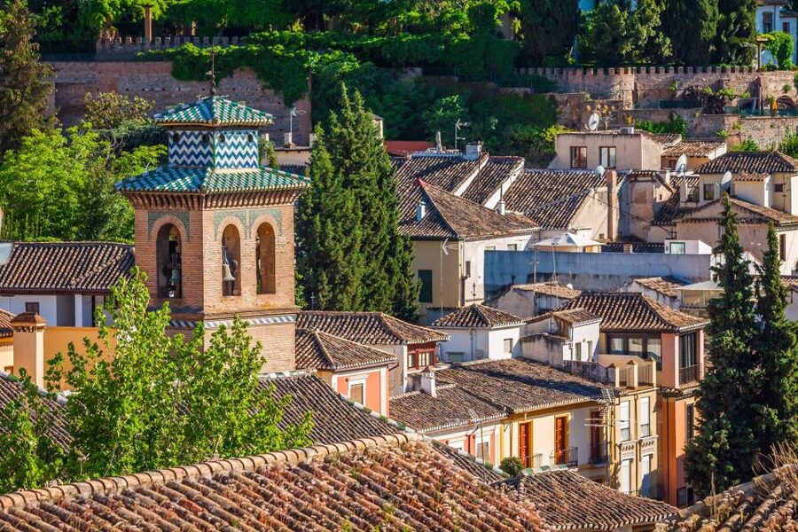 Granada: Albaicín and Sacromonte Walking Tour - Plaza Nueva to the first lanes: easing into Albaicín