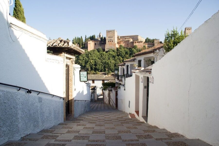 Granada: Albaicín, Sacromonte & Museum of Caves Walking Tour - Key moments that make this tour worth your time