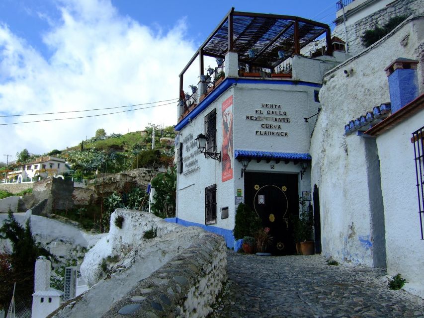 Granada: Albaicín, Sacromonte & Museum of Caves Walking Tour - Where the tour starts in Granada, and how to not waste time