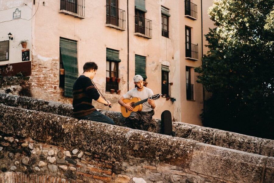 Granada: Albaicín & Sacromonte Walking Tour & Flamenco Show - From Plaza Nueva to the Alhambra Sunset: How the Evening Flows