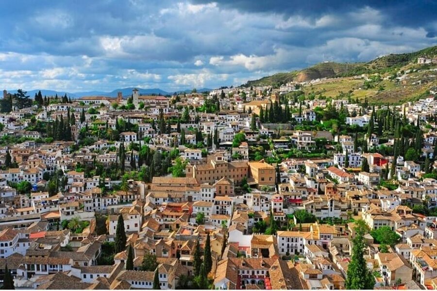 Granada: Albayzin and Sacromonte Walking Tour - Albayzín Meets Sacromonte: The Best Granada Combo for First-Time Orientation