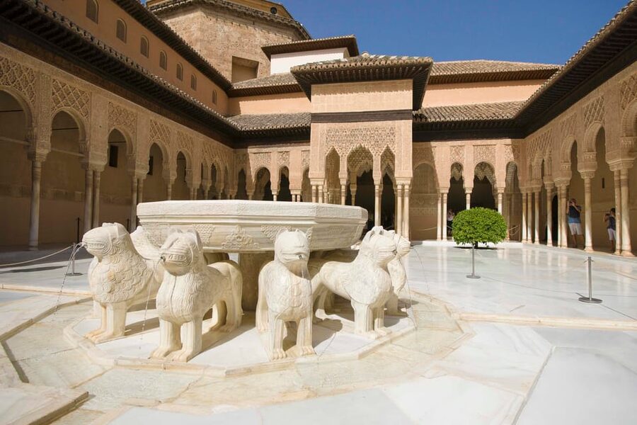 Granada: Alhambra and Albaicín Small Group Tour - Key highlights at a glance