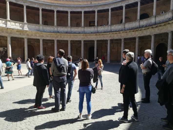 Granada: Alhambra and Albaicín Small Group Tour - Generalife in 45 minutes: gardens, water, and royal calm