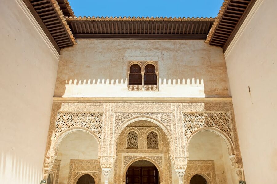 Granada: Alhambra and Albaicín Small Group Tour - Nasrid Palaces: where the decoration has a message