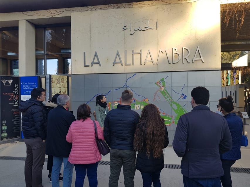 Granada: Alhambra and Albaicín Small Group Tour - Skip-the-line entry that saves real time at the Alhambra