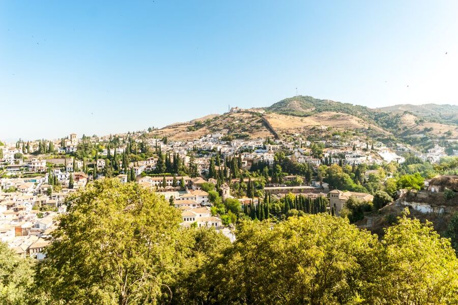 Granada: Alhambra and Generalife Garden Ticket & Guided Tour - Why the Alhambra and Generalife combo is so smart