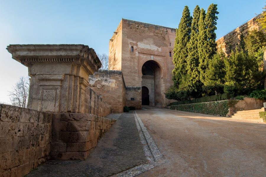 Granada Alhambra and Generalife Gardens Experience Tour - Practical tips that make your visit smoother