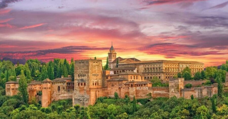 Granada Alhambra and Generalife Gardens Experience Tour - Getting started at Granavision, right by P.º de la Sabica
