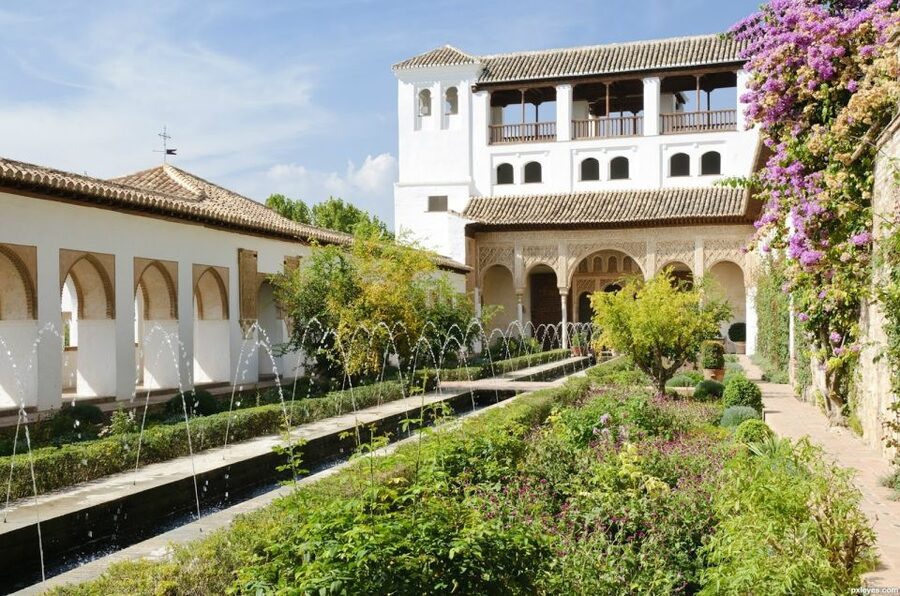 Granada: Alhambra and Generalife Gardens Guided Tour - Generalife Palace and the Garden of Treasure: the best ending for many visitors