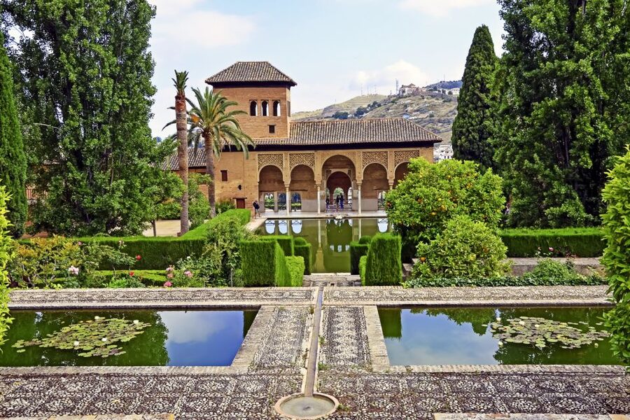 Granada: Alhambra and Generalife Private Fast-Track Tour - Route flow: what you do, in the order that makes sense