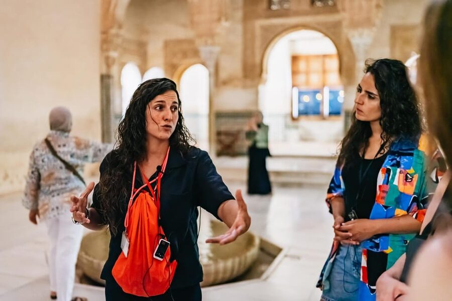 Granada: Alhambra and Nasrid Palaces Guided Tour at Night - Timing and pacing: what 1.5 hours actually buys you