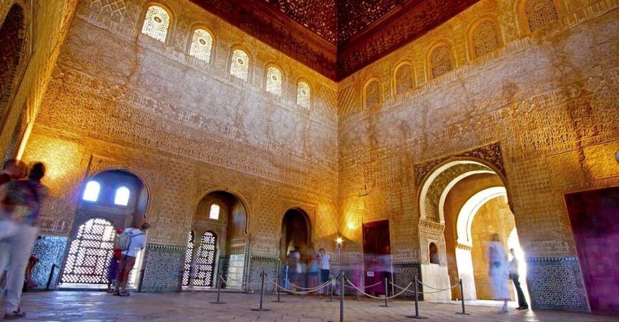 Granada: Alhambra and Nasrid Palaces Private Tour - Alcazaba of Alhambra: forts, power, and the view you earn