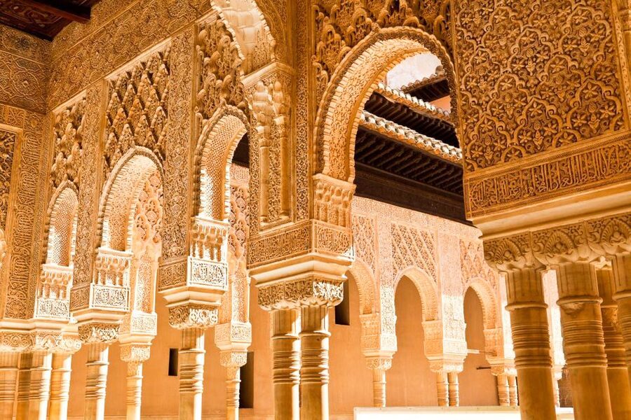 Granada: Alhambra and Nasrid Palaces Small Guided Tour - Key things I’d circle before you book