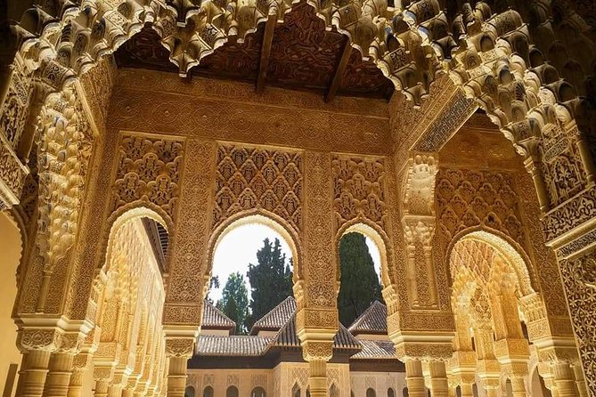 Granada: Alhambra Comlex + Nasrid Palaces + Alcazaba Guided Tour - Skip-the-line timing: what the guided flow really saves