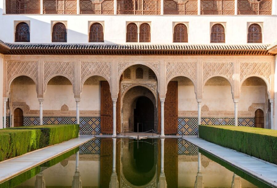 Granada: Alhambra Complex Guided Tour with Ticket - Carlos V Palace: the contrast that changes the mood
