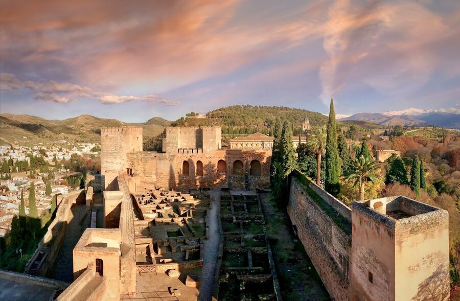 Granada: Alhambra Fast-Track Guided Tour - Generalife Gardens: fountains, shade, and a slower tempo