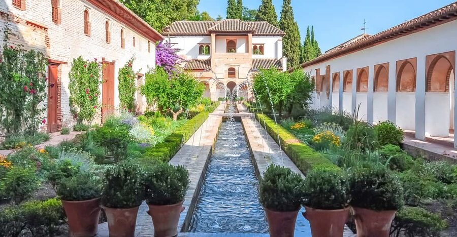 Granada: Alhambra Gardens and Generalife Ticket - Bath of the Mosque: A Standout Stop for Architectural Mood