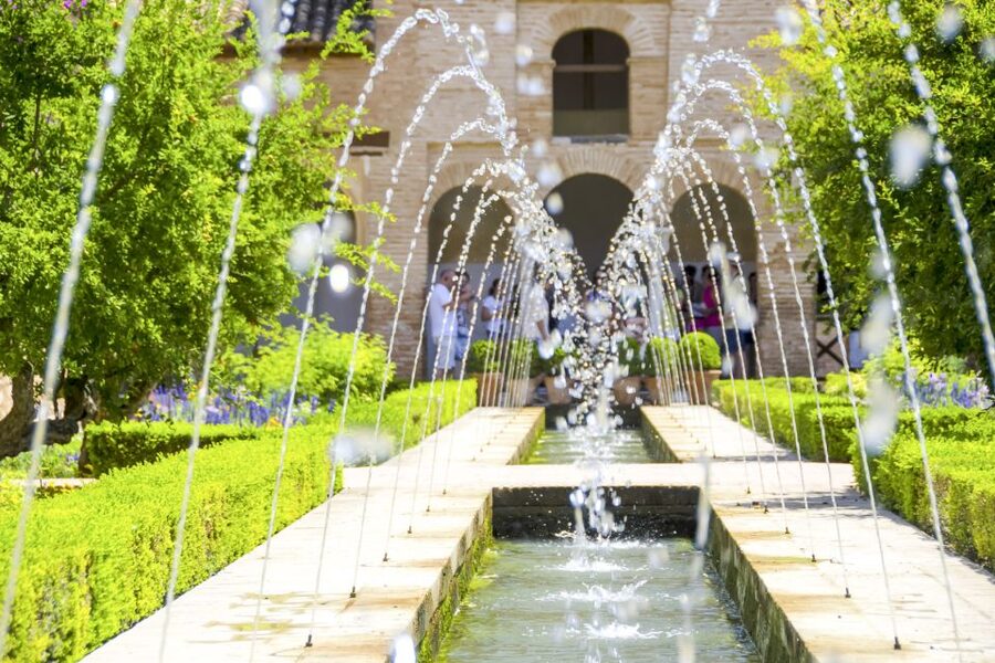 Granada: Alhambra Gardens, Generalife & Alcazaba Guided Tour - Key highlights you will care about