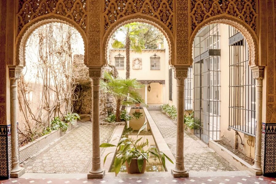Granada: Alhambra & Gardens Tour w/Nasrid Palaces Option - Guide quality and language: how to get the best experience