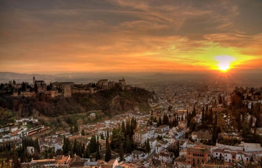 Granada: Alhambra, Generalife & Albaicin Private Tour - Key highlights to look forward to