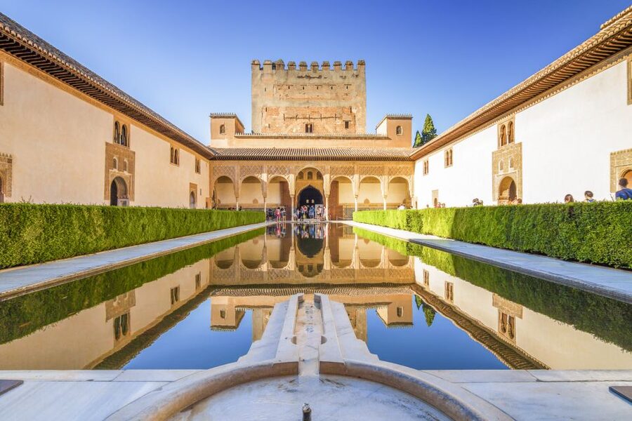 Granada: Alhambra, Generalife & Albaicin Private Tour - A private Granada day that actually uses your time
