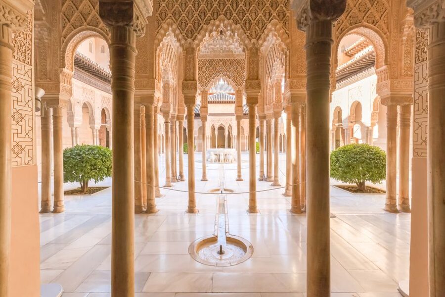 Granada: Alhambra, Generalife & Albaicin Private Tour - Generalife: gardens and palace-calm on Sabika Hill