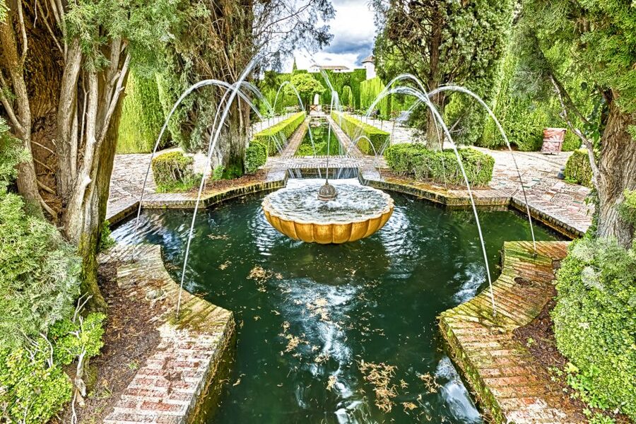 Granada: Alhambra Guided Tour and Arabian Bath and Massage - Alhambra guided tour (3 hours): what you gain from having an official guide