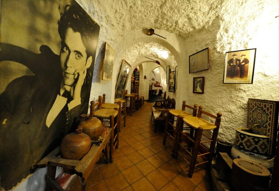 Granada: Alhambra Guided Tour and Flamenco Show - Key things to know before you go