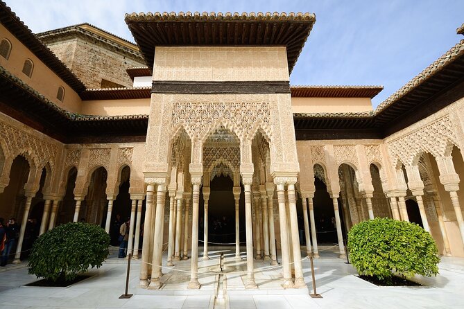 Granada: Alhambra Guided Tour including Nasrid Palaces - Why this Alhambra tour is worth your time