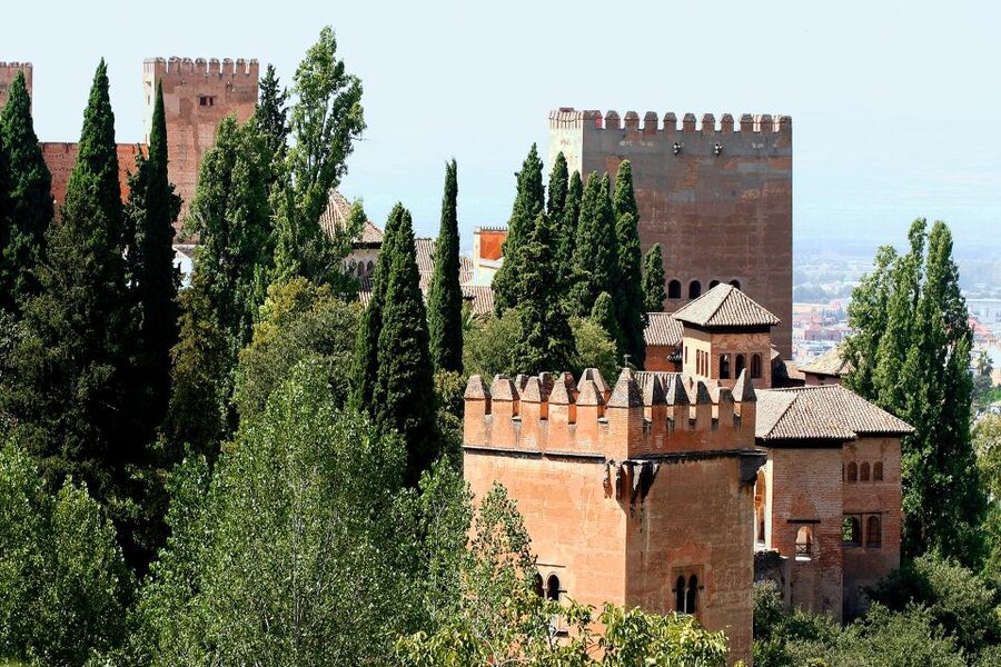 Granada: Alhambra Guided Tour w/ Nasrid Palaces & City Pass - Alhambra With Nasrid Palaces, plus the parts most people miss