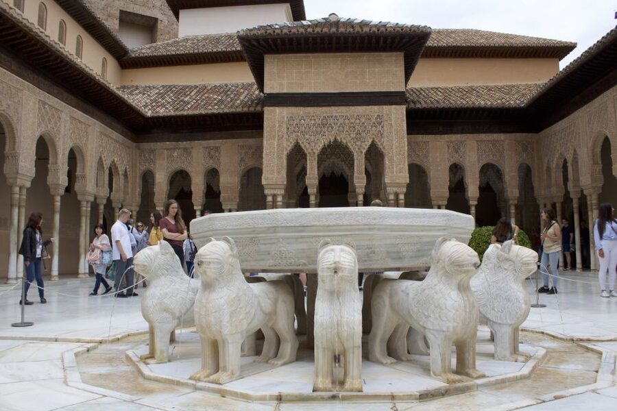 Granada: Alhambra Guided Tour with Nasrid Palaces - Key things that make this tour worth your attention