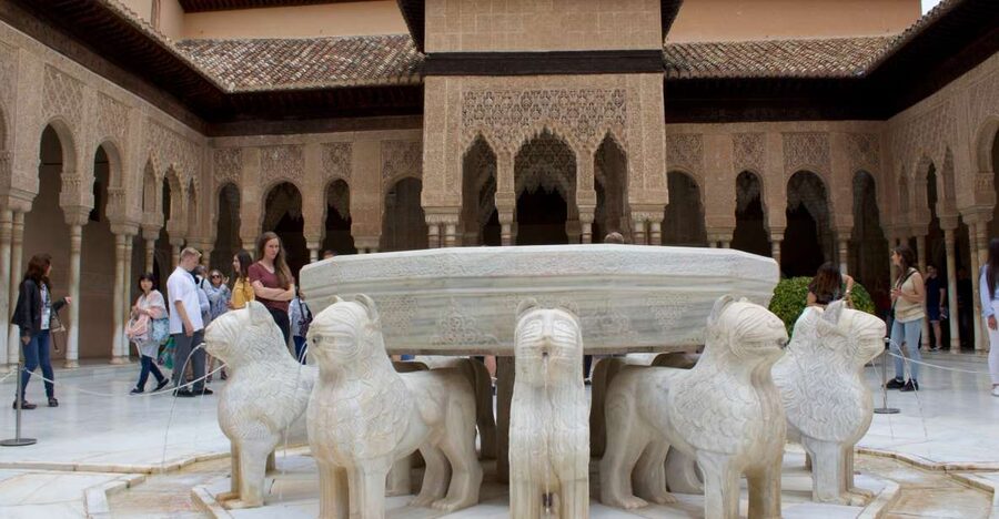 Granada: Alhambra Guided Tour with Nasrid Palaces - Palace of Charles V, a Renaissance interruption inside a Moorish world