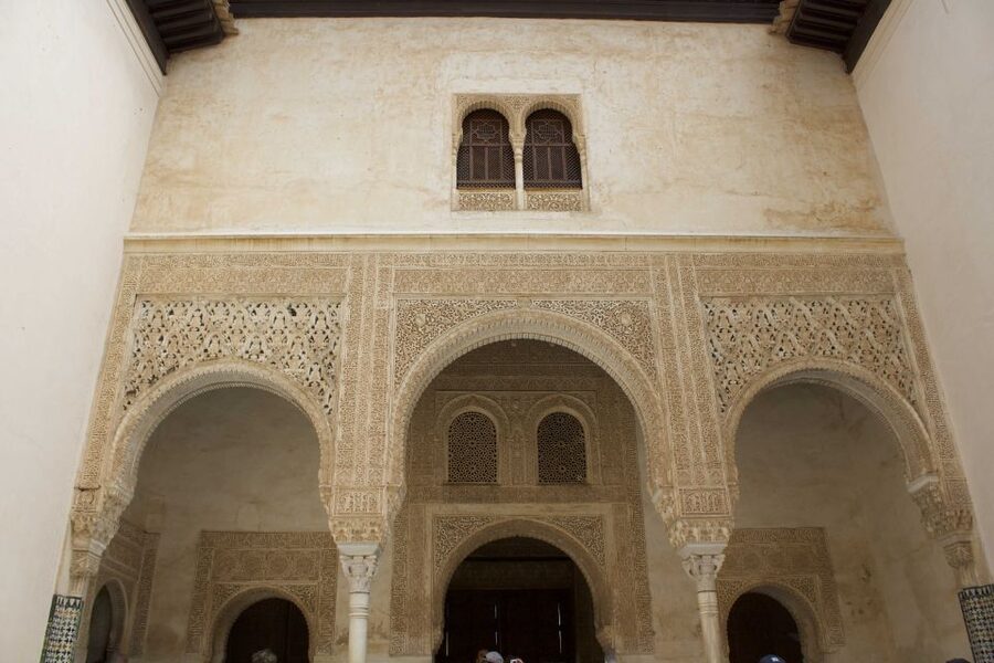 Granada: Alhambra Guided Tour with Nasrid Palaces - What to bring (and what to leave behind) so your day stays smooth
