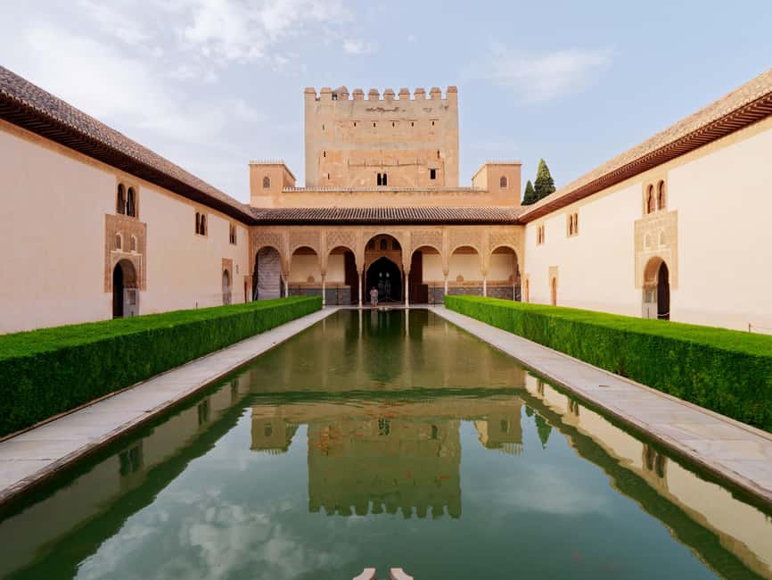 Granada: Alhambra Guided Tour with Nasrid Palaces & Gardens - Timing, what to bring, and the rules that affect your comfort