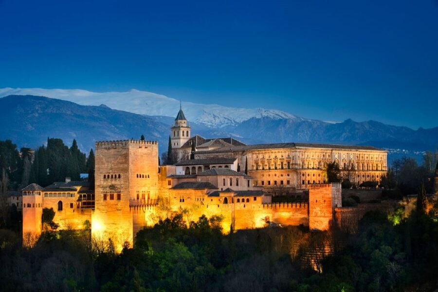 Granada: Alhambra, Nasrid, and Generalife Private Tour - Why this private Alhambra tour feels worth it