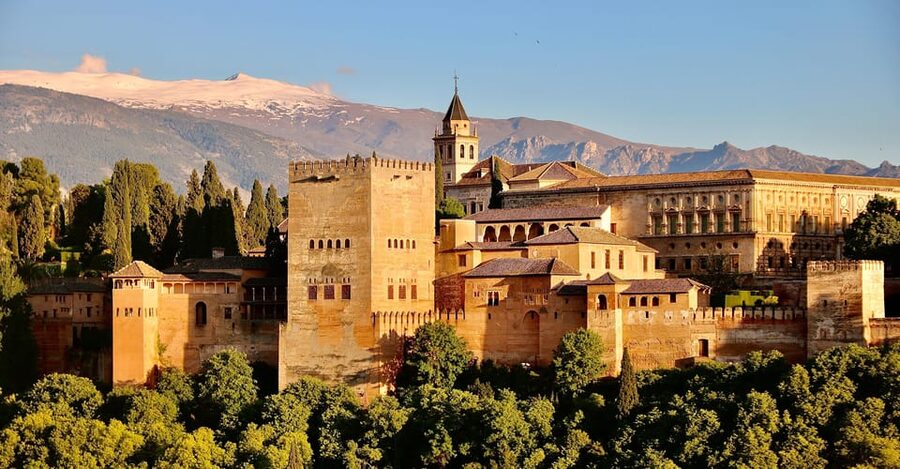 Granada: Alhambra & Nasrid Palaces Small Group Guided Tour - Nasrid Palaces and the Court of the Lions, the main event